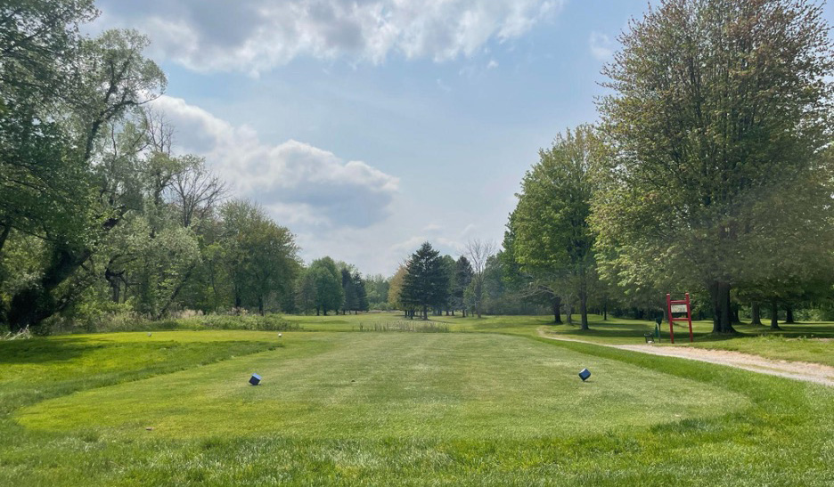 Swing into Joy: Experience the Thrill of Golfing at Arrowhead Golf and Marina in Rochester, NY